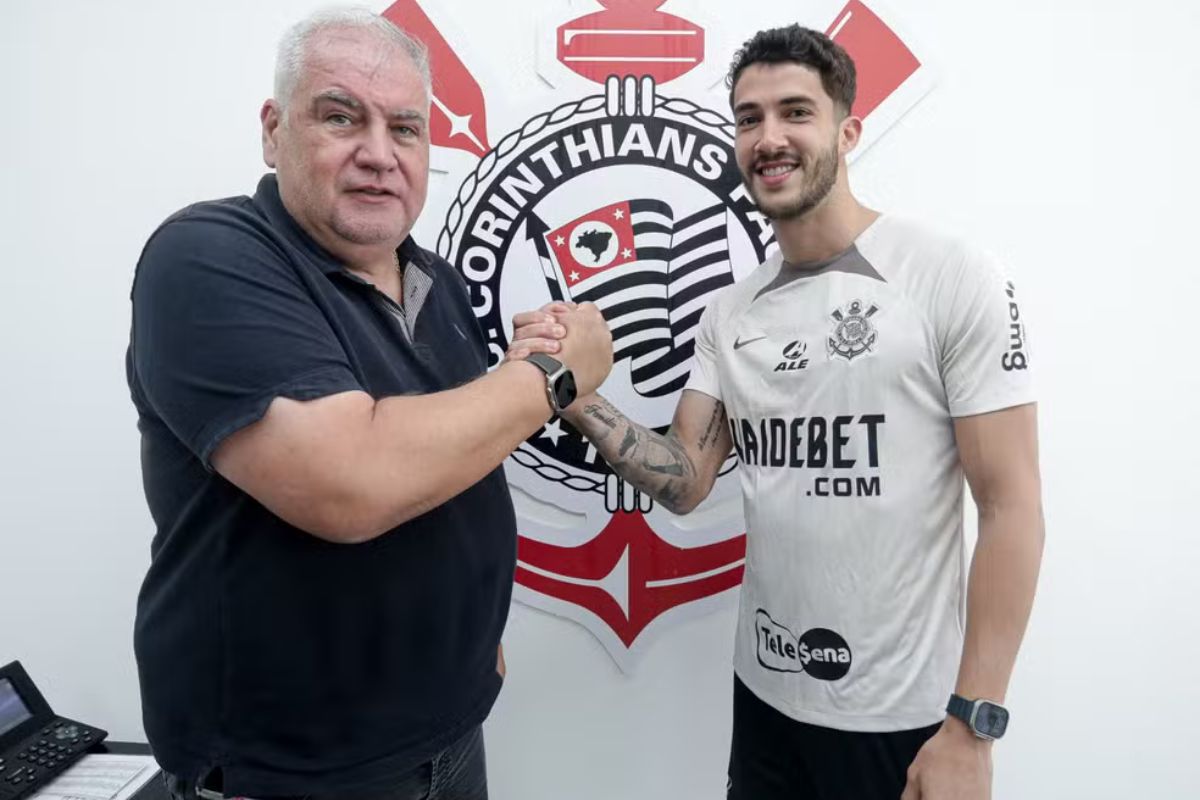 TA QUERENDO SER MENGÃO! CORINTHIANS ANUNCIA EX-ZAGUEIRO DO FLAMENGO COMO REFORÇO